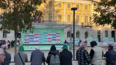 Na de vele regen: zonnetje aanwezig in startplaats Bergamo, waar straks Evenepoel en co worden voorgesteld