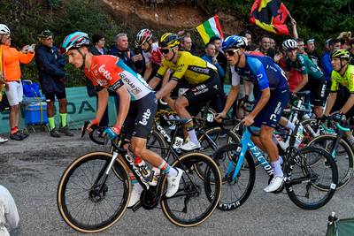 LIVE VUELTA. Flight with Belgian Moniquet gets limited lead in tough queen stage