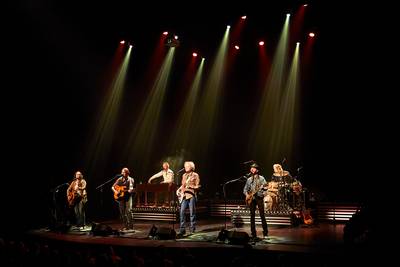 Junushoff zet in op tribute-bands en cabaret