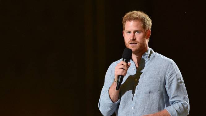 Des milliers de Britanniques réclament que le prince Harry renonce à ses titres royaux