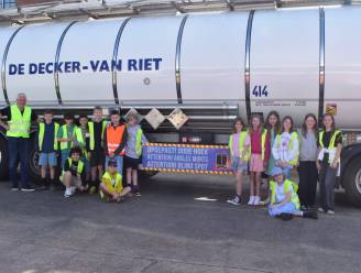 120 lagereschoolkinderen krijgen workshops rond verkeersveiligheid en dode hoek bij vervoersbedrijf De Decker-Van Riet