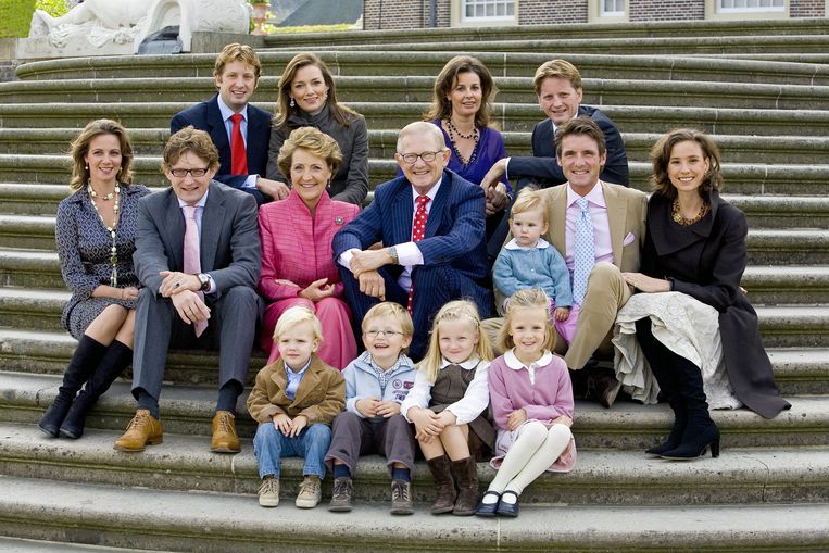 Margriet, Pieter, kinderen en kleinkinderen, 2006. Beeld Koninklijkhuis