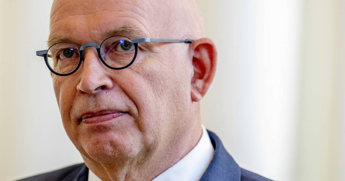 Eerste minister kabinet-Rutte IV stapt op: ‘Ik was niet de juiste ...