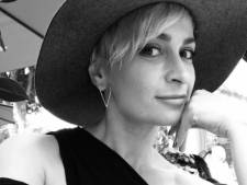 Hollywood in shock na bizarre dood cameravrouw Hutchins (42)
