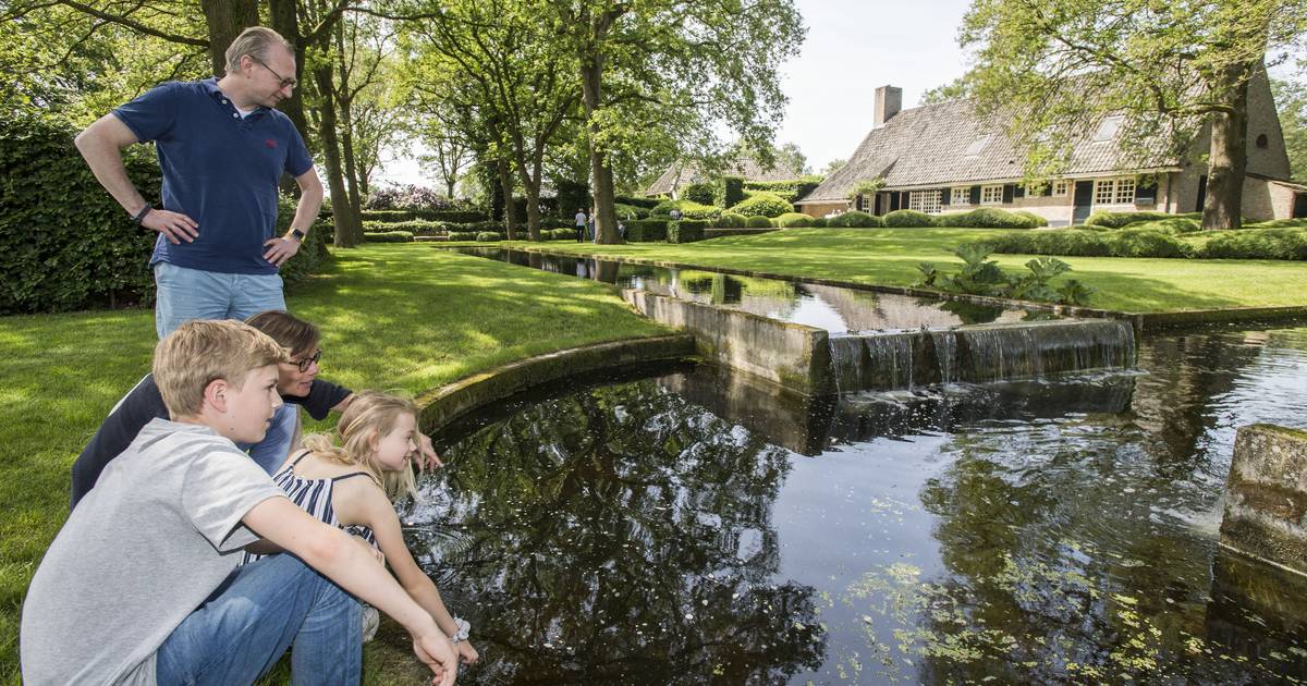 Tuin De Hegeman in Dijkerhoek rustpunt in Kunstfietsroute Okkenbroek
