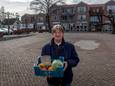Peter Geers houdt vanaf zondag 16 april een nieuwe, wekelijkse Boerenmarkt op en rond het Colonel Whitakerplein in Woensdrecht, samen met Adri van Zweden.