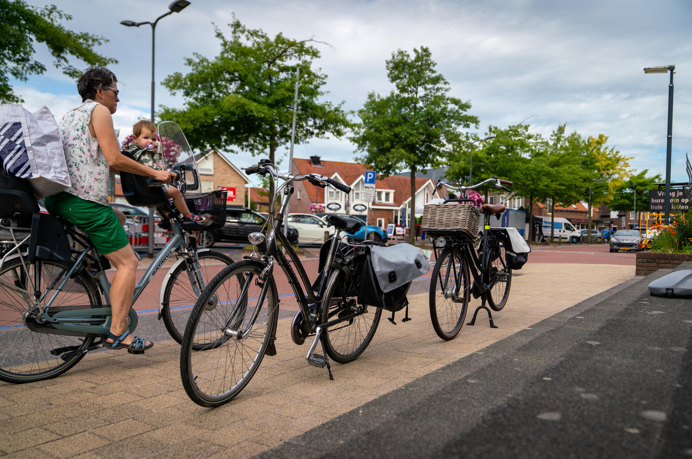 buiten gebruik Magnetisch stoel Stallingsverbod voor tweewielers in alle dorpen Overbetuwe | Foto |  gelderlander.nl