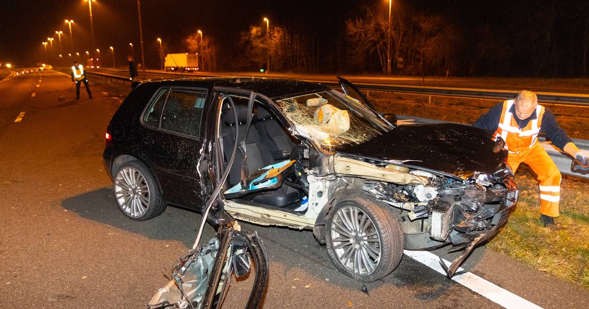 Nachtelijke botsing bij Heerde: A50 tijdelijk dicht.