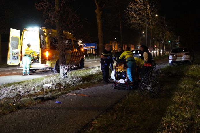 Een fietser raakte ernstig gewond bij een aanrijding in Rijen.
