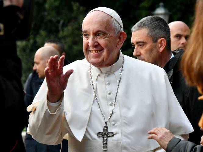 Paus waarschuwt voor overmatige consumptiedrang in aanloop naar de feestdagen