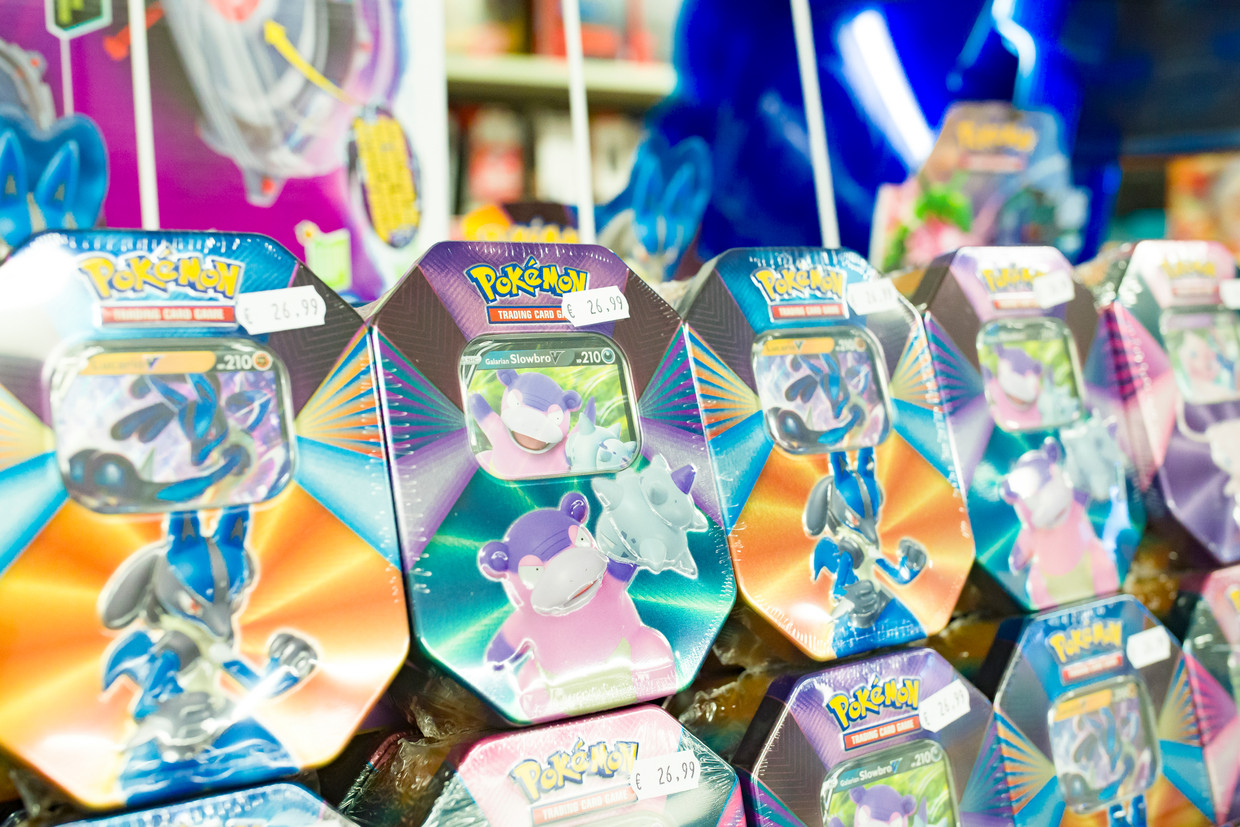 Port Mediaan lepel Sommige klanten kopen in één keer voor 2.000 euro kaarten in onze winkel':  rush op Pokémonkaarten | De Morgen