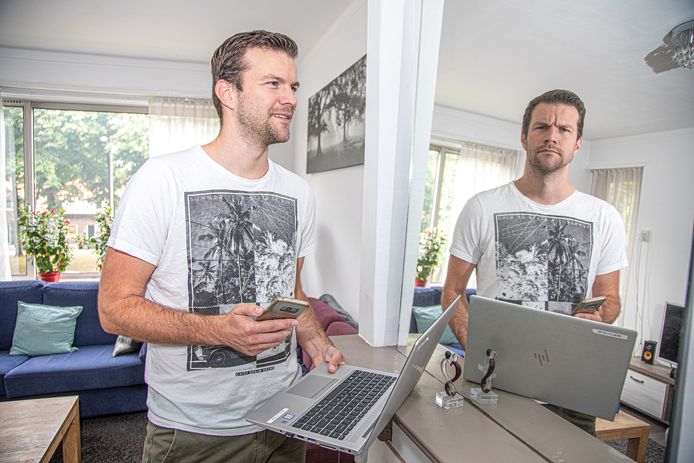 Meer conflicten tussen buren in Zwolle, nu mensen vaker thuiszitten. Buurtbemiddelaar Michel Biesemaat probeert ruziënde bewoners weer dichter bij elkaar te brengen; door corona de laatste maanden veelal telefonisch.