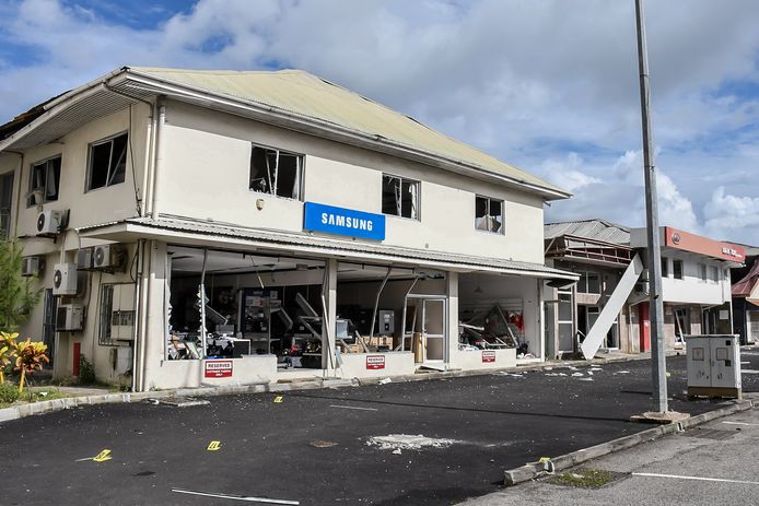 De schade na de enorme explosie op de Seychellen is groot. Gebouwen in een straal van ongeveer één kilometer liepen schade op.