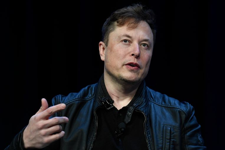 Elon Musk si scusa con un dipendente che lo ha pubblicamente deriso e licenziato via e-mail