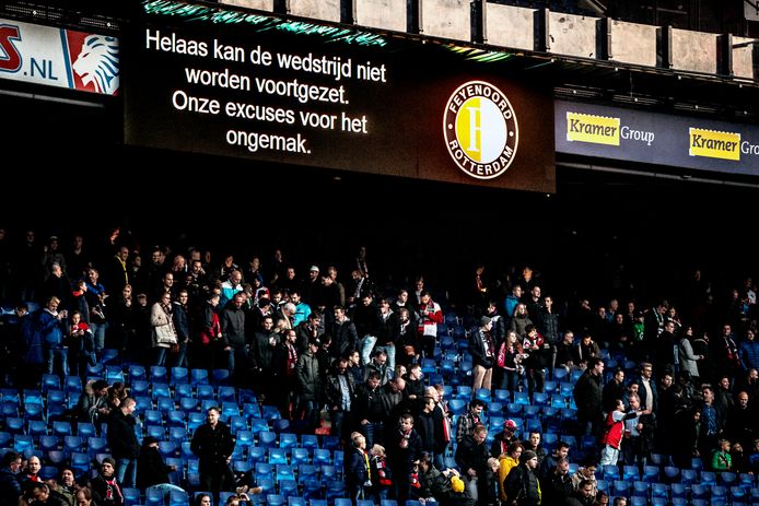 De supporters keerden gisteren al snel huiswaarts. Het is nog onduidelijk wanneer Feyenoord-VVV wordt ingehaald.