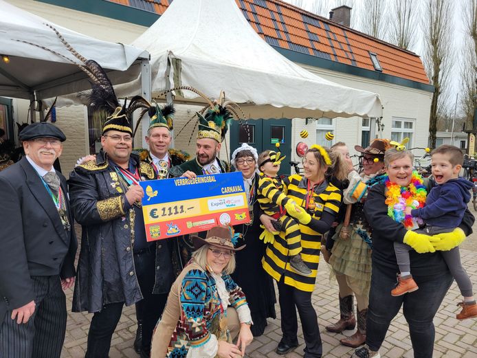 carnavalsclubs-waalre-nemen-voorschot-op-eeuwfeest-gemeente-waalre