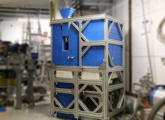 Het Enschedese Demcon maakte voor de test onder andere de behuizing en koeling voor een nieuwe en schonere methode om medische isotopen te maken.