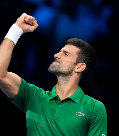 Novak Djokovic klopt Stefanos Tsitsipas tijdens ATP Finals en mag nu wél naar de Australian Open