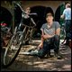 Mark Dijkhof (18) gaat met een zelfgelaste fiets naar de zelfgebouwde Toko
