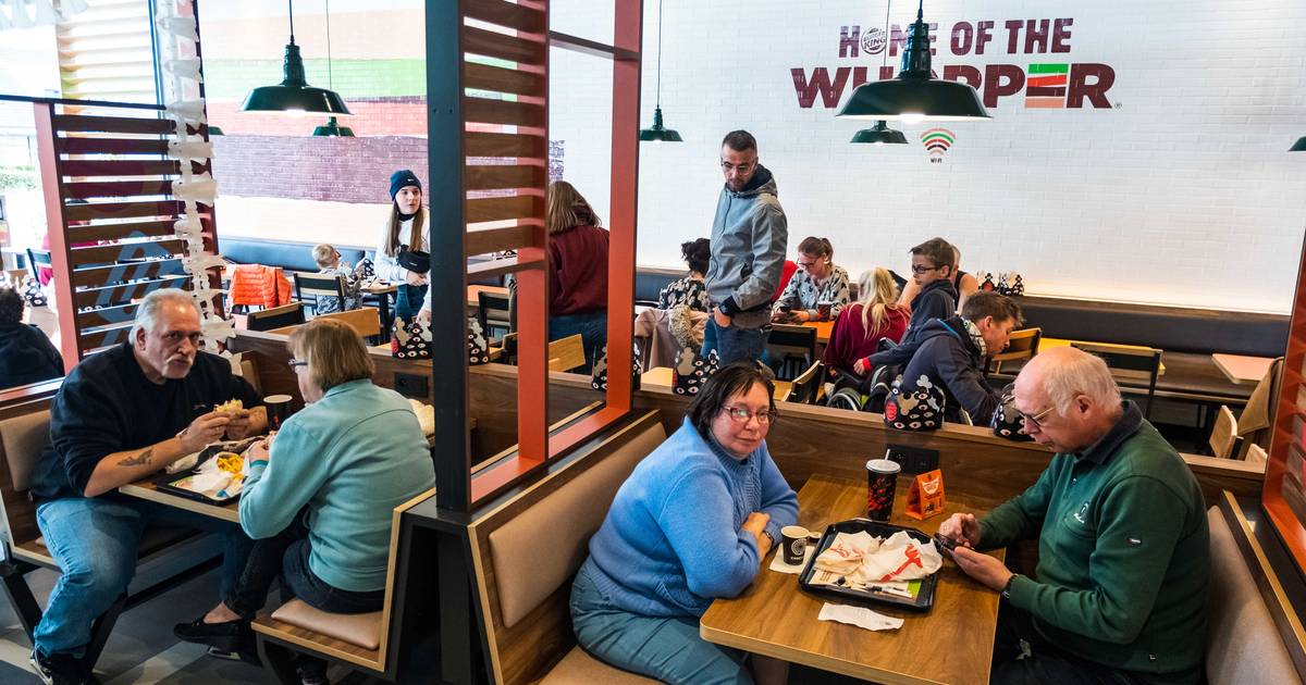 Drukke eerste dag voor Burger King Zandhoven Zandhoven hln.be