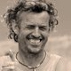 Zijn ontroerende foto van een leeuwin met een antilopekalfje ging de hele wereld over
