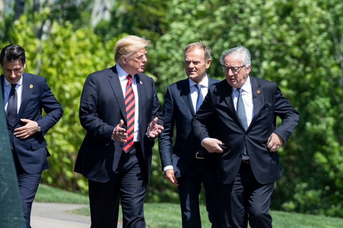 President Trump (links) en voorzitter van de Europese Commissie Jean-Claude Juncker (rechts).