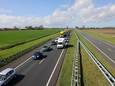 File voor de Vlaketunnel op donderdagochtend. Door een storing met de intercom en de camera's werd de tunnel volledig afgesloten.