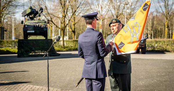 Machtswisseling op militaire basis Vredepeel | De Peel - Eindhovens Dagblad
