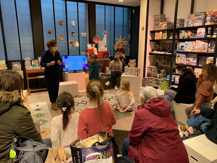 Kinderpsychologe en auteur Klaar Hammenecker tijdens de voorstelling van haar boek '50 keer durven'.