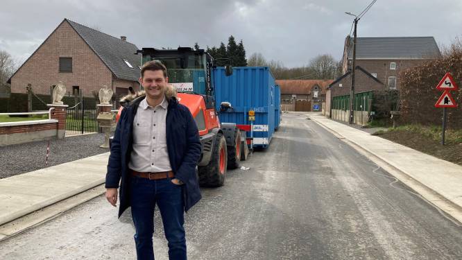 Laatste 200 m toplaag wordt aangelegd op de Heerbaan