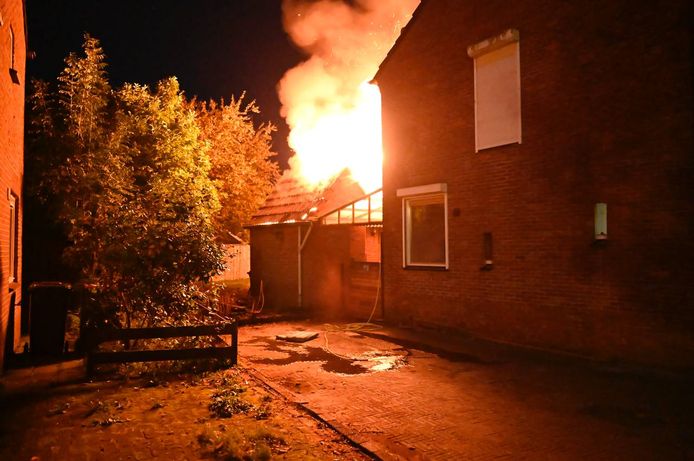 De schuurbrand in Vriezenveen.