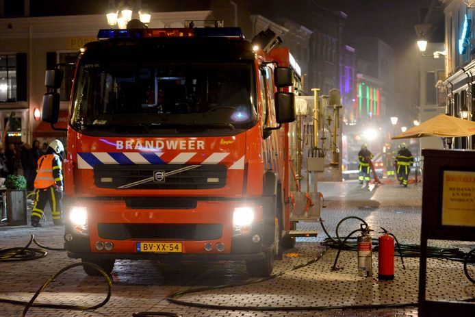 Grote brand achter Café Bruxelles in Breda. Foto Perry Roovers / MaRicMedia