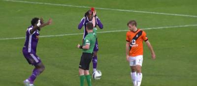 “À 9 contre 12, c'était trop”: le match au sommet en Challenger Pro league dérape, les gobelets et les cartons rouges pleuvent