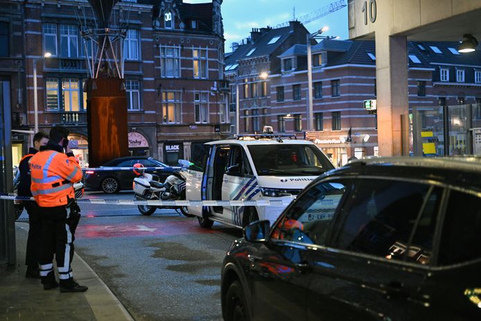 Een studente werd maandag aan het station van Leuven aangereden door een bus van De Lijn. Ze overleed later in het ziekenhuis.