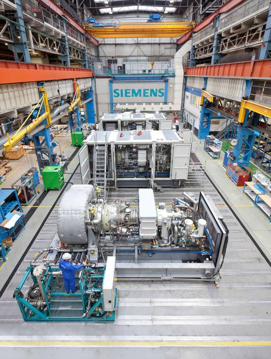 Fabriekshal bij Siemens in Hengelo waar gasturbines worden geassembleerd.