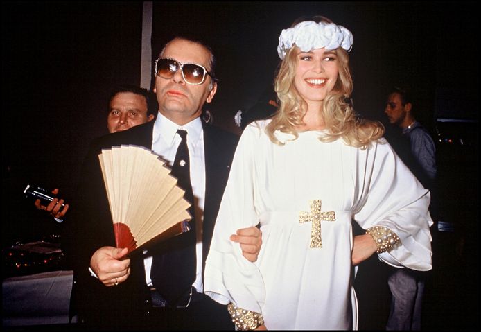Karl Lagerfeld met Claudia Schiffer.