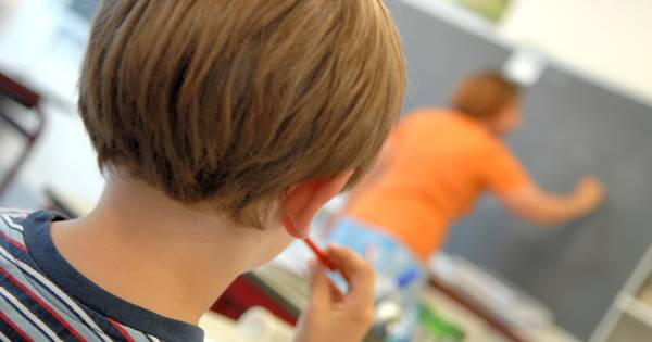Directie basisschool Hansweert onder vuur | Algemeen - PZC