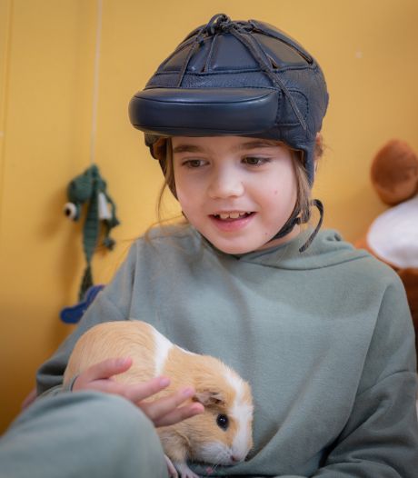 Isa (8) heeft 300 tot 500 epileptische aanvallen per dag: ‘Ze kan geen kind zijn’