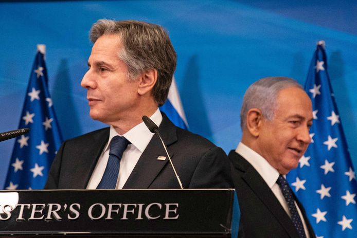 De Amerikaanse minister van Buitenlandse Zaken Antony Blinken (links) en de Israëlische premier Benjamin Netanyahu.