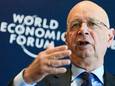 Klaus Schwab, oprichter en directeur van het World Economic Forum (WEF) (her)lanceerde de term Build Back Better in een boek en document.