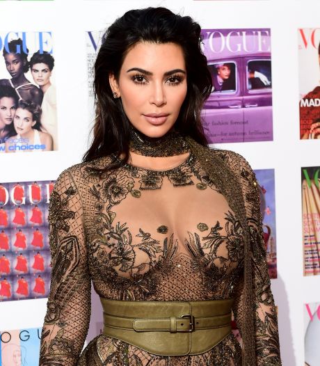 Kim Kardashian doneert 3000 dollar aan werkloze weduwe