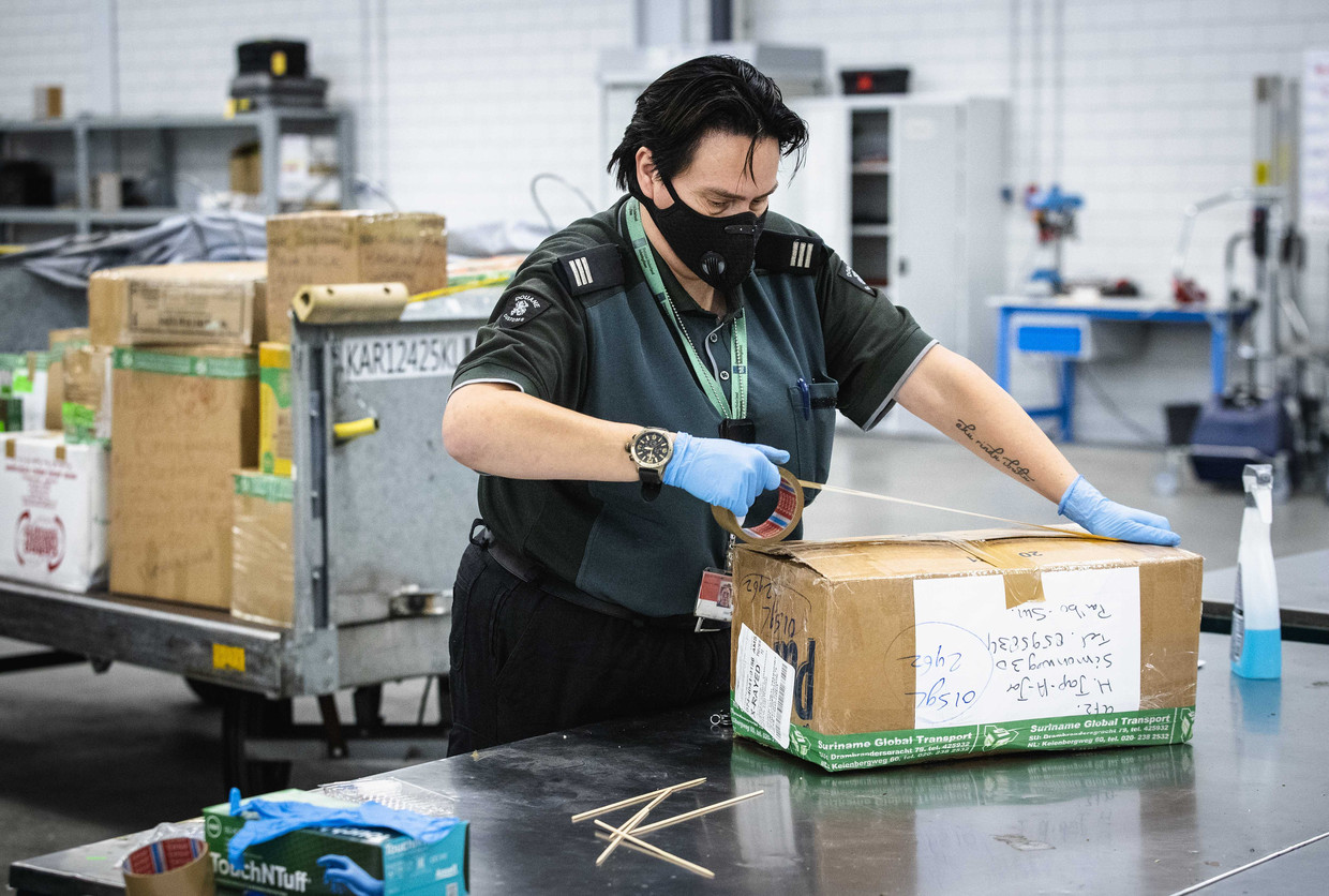 ‘Dat de douane pakjes uit Nederland controleert op drugs, kan ik ...