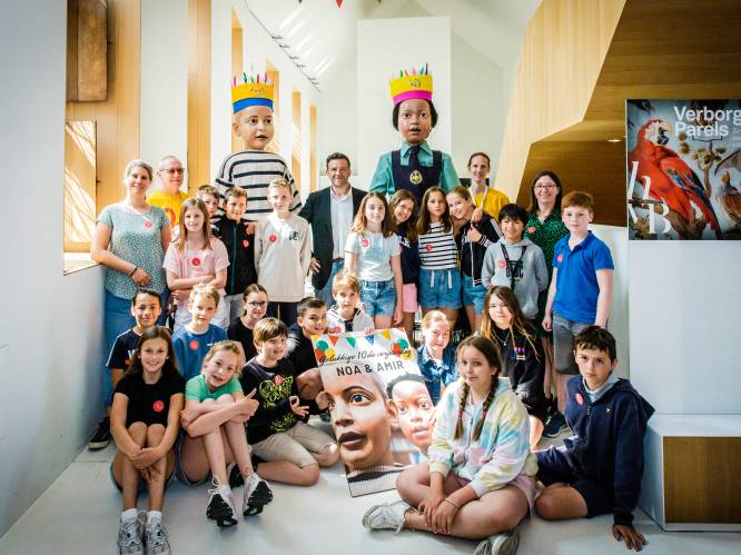 Reuzenkinderen Noa en Amir vieren 10de verjaardag: “Staan symbool voor een steeds veranderende samenleving”