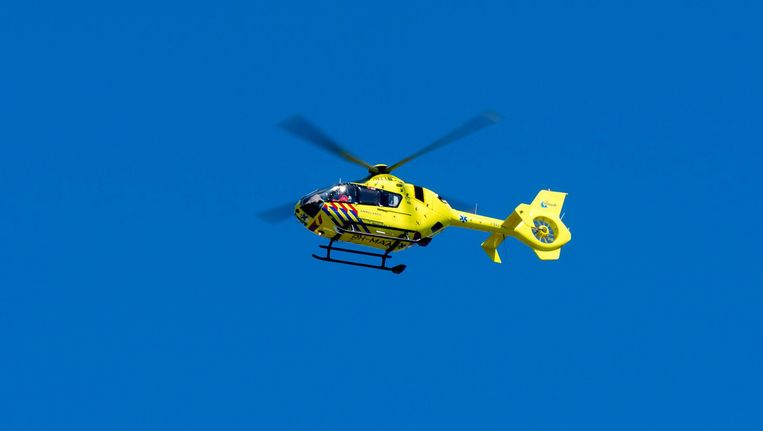 Een traumahelikopter heeft ter plaatse eerste hulp verleend Beeld anp
