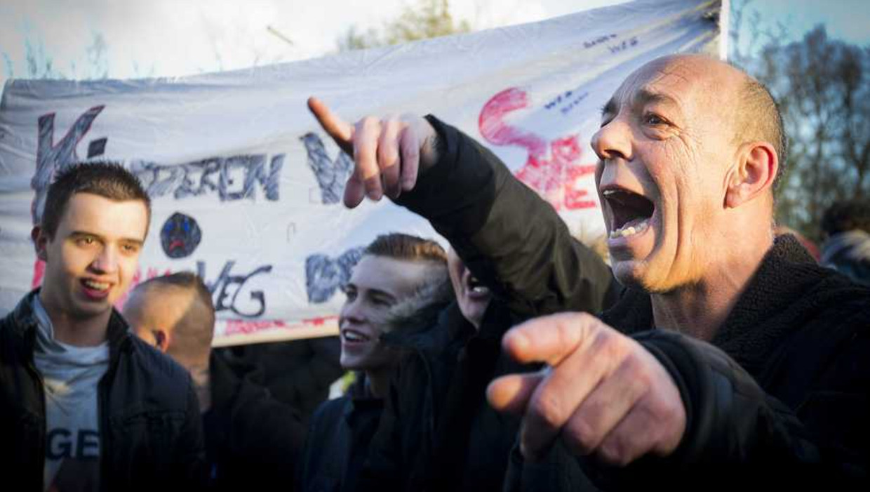 Demonstratie tegen het verblijf van Benno L. in Leiden, zaterdag. Beeld anp
