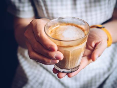 Geen melkopschuimer? Zo maak je toch een goede cappuccino met mooi schuim
