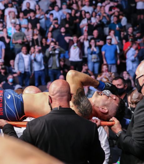 Fans bij UFC-event opgeschrikt door gruwelijke beenbreuk bij voormalig kampioen Weidman