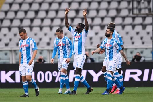 Tiemoué Bakayoko viert zijn treffer tegen Torino.