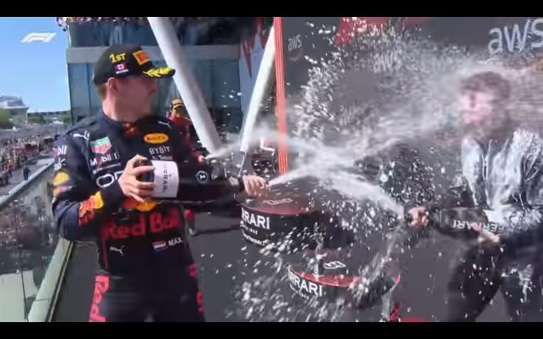Max Verstappen viert zijn winst in de Grand Prix van Canada. Beeld  