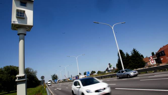 In dit land riskeer je een boete van 1.500 euro wanneer je een flitsmelder gebruikt